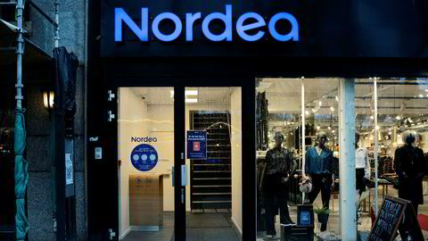 Nordea vil ikke lenger ha forretningsmannen Jan Lindstad som kunde, etter at han har mottatt millionbeløp han ikke kan dokumentere hvor kommer fra.