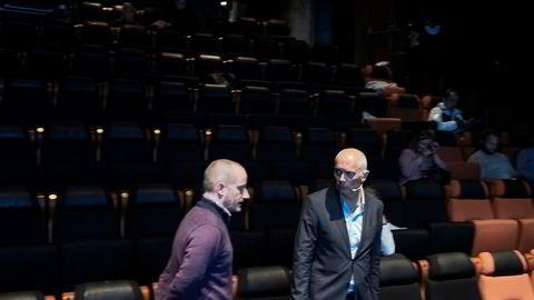 GDPR-ekspert Johnny Ryan mener annonseteknologiselskaper som Google og Facebook ikke har ryddet opp i eget GDPR-rot. Her med administrerende direktør Jan Morten Drange i Anfo (til høyre).