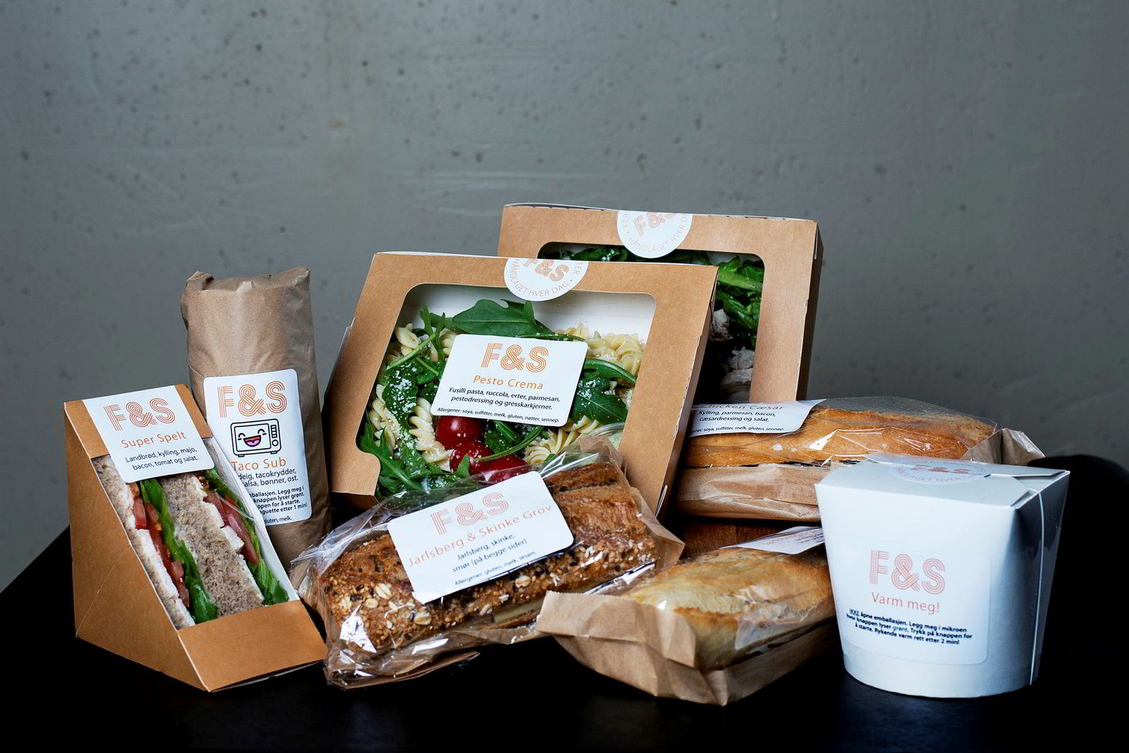 Noe for alle: Friske salater med hjemmelaget dressing, sprø bagetter, wraps og gryteretter med ris og kjøtt. Alt dette, og mye mer, får du i en Frigg Kantine.