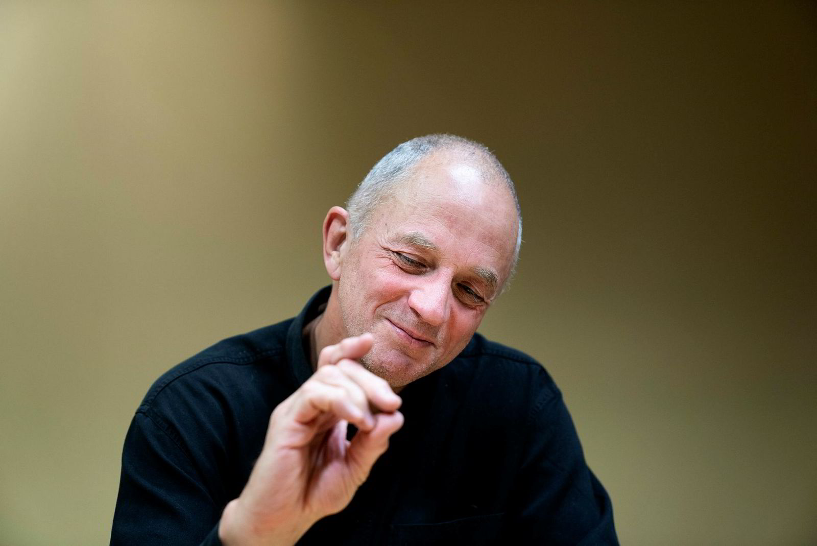 – Tre hårstrå bredde feilmargin er det vi jobber innenfor, og da snakker vi om en fullstendig sirkel med diameter på 1200 mm, hvor hvert eneste punkt er innenfor tre hårstrå på en komponent som er så tynn at jeg kan bøye den med hendene, forklarer Andreas Thorvaldsen, leder for kontinuerlig forbedring i GKN Aerospace.