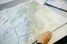 Kart studeres før alle flyturer. I flysimulatoren kan studentene lande omtrent over hele verden.