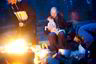 SNART ER MATEN KLAR. Øyvind Mjelstad (fra venstre), hunden Jeppe, Jonathan Olsen Sætre og Teodor Glomnes Johansen praktiserer primitiv kokkelering over åpen ild. Snart er det middag. Alle foto: Thomas T. Kleiven
