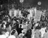 1932: Skilt og plakater til støtte for demokraten Alfred Smith under demokratenes landsmøte i den amerikanske byen Chicago i forbindelse med presidentvalgkampen. Smith tapte nominasjonen til Franklin D. Roosevelt, som vant presidentvalget senere samme år.