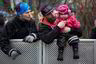 Mange foreldre har tatt med barna på demonstrasjon utenfor det Islandske Alltinget.