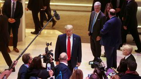 USAs president Donald Trump snakker med pressen på Davos-toppmøtet i Sveits.