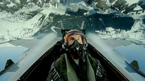 Maverick (Tom Cruise) er 60 år og fortsatt jagerpilot. I «Top Gun: Maverick» er de gamle eldst og best, om ikke klokest.
