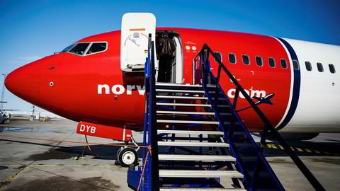 Det kan bli dyrere å fly med Norwegian og andre flyselskaper hvis flypassasjeravgiften stiger.