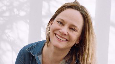 Dansk-norsk-samiske Maren Uthaug (51) skyr ikke temaer som døden, nekrofili og barnedrap i sine romaner. Denne gangen har hun skrevet science fiction om patriarkatets fall.