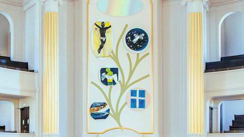 Moderne I. Marlene Dumas' nye altertavle i Annenkirche i Dresden kobler dagsaktuell politikk med grunnleggende menneskelige spørsmål og lange religiøse tradisjoner.
