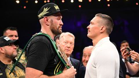 Helan og Halvan. «Sigøynerkongen» Tyson Fury og «kosakken» Oleksandr Usyk slåss om de gjeveste boksebeltene i Riyadh 18. mai, 25 år etter at Lennox Lewis samlet dem. Kampen skulle gått i februar, men ble utsatt da Fury pådro seg kuttskade.