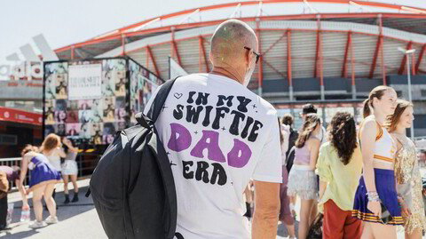 En stolt swiftiepappa er snart fremme med reisens store mål: Taylor Swifts konsert på Estadio da Luz i Lisboa i mai.