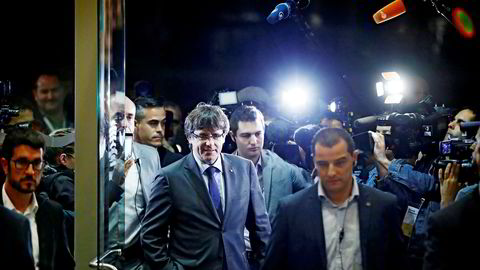 Fredag kveld ble det utstedt arrestordre på Catalonias ekspresident Carles Puigdemont.