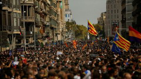 Demonstrators med Catalonias uavhengighetsflagg «estelada» tidligere denne uken