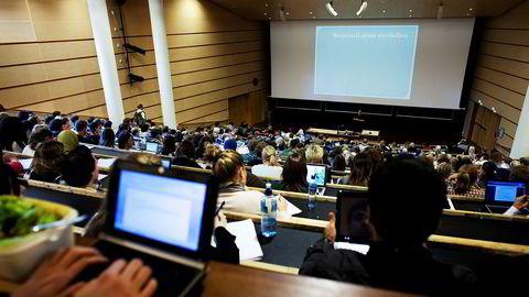 Nesten seks av ti studenter ved Universitetet i Oslo frykter arbeidsledighet etter at de er ferdig med studiene.