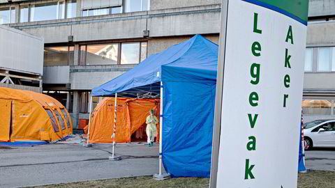 En stor andel av dødsfallene som er rapportert, skyldes bakterieinfeksjon etter viruslungebetennelsen. Andel personer og sykehusavdelinger som bærer multiresistente bakterier blir da kritisk for overlevelse. Meticillinresistente gule stafylokokker (MRSA) finner vi i én prosent av prøvene i Norge, mot Italia 34 prosent, skriver artikkelforfatterne.