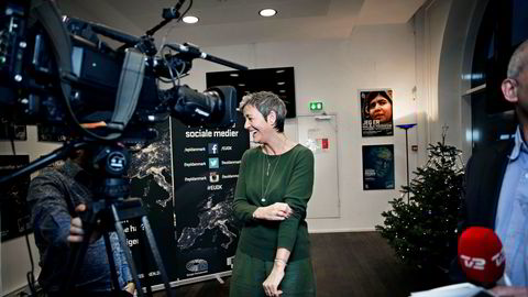 EU-kommissær Margrethe Vestager er hjemme i København før jul og blir intervjuet av dansk TV 2.