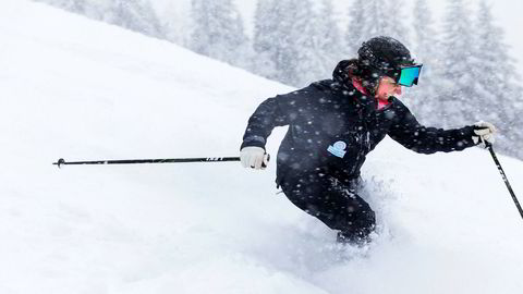 Camilla Sylling Clausen, generalsekretær i Alpinanleggenes landsforening, kjørte tirsdag i pudder i Oslo Vinterpark og gleder seg over tidenes sesongstart for alpinanlegg over hele landet.