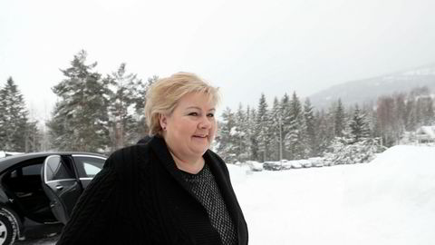 Statsminister Erna Solberg ankommer her regjeringens budsjettkonferanse på Hurdalssjøen hotell.