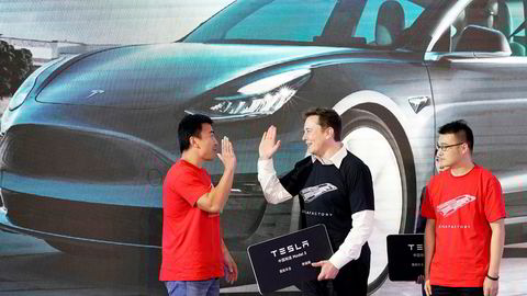 Siden nyttår er Tesla opp 85,94 prosent på børs, og har i løpet av de siste månedene tatt over plassen som verdens nest mest verdifulle bilprodusent. Avbildet er Elon Musk fra åpningen av Tesla-fabrikken i Shanghai tidligere i år.