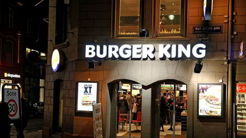 Umoe Restaurants selger sine 128 heleide Burger-King restauranter, her fra restauranten i Karl Johans gate i Oslo.