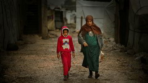 Stadig flere syriske flyktninger i Libanon lever i dyp fattigdom, konstaterer FNs høykommissær for flyktninger (UNHCR). Disse krigsflyktningene lever i en provisorisk leir i Semmaqiyeh nord i Libanon.
