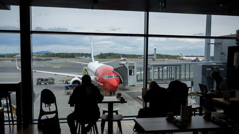 Flyselskapene beholder flypassasjeravgiften staten ikke vil ha. – Åpenbart passasjerenes penger, mener reisebransjenestoren Rolf Forsdahl.
