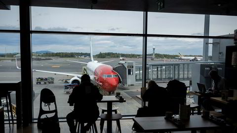 Flyselskapene beholder flypassasjeravgiften staten ikke vil ha. – Åpenbart passasjerenes penger, mener reisebransjenestoren Rolf Forsdahl.