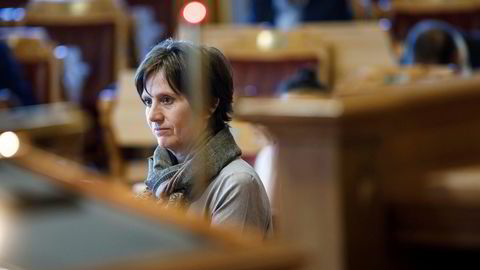 Stortingsrepresentant Kjersti Toppe (Sp) i helse- og omsorgskomiteen mener smakstilsetting og spesielt design er til for å rekruttere unge til å begynne med e-sigaretter, og derfor bør forbys helt.