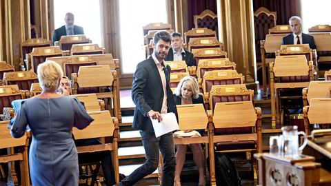 Rødt er i siget på meningsmålingene. Her er partileder Bjørnar Moxnes på vei til talerstolen på Stortinget.