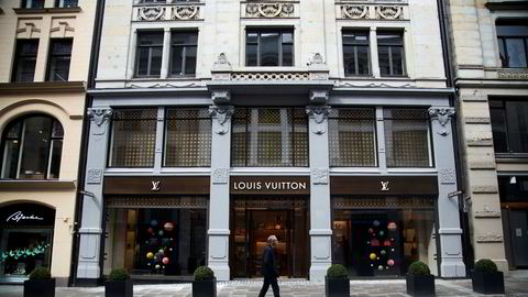 Louis Vuitton-butikken i Nedre Slottsgate i Oslo var blant selskapene som raskt sendte inn sin søknad til myndighetenes nye nødhjelpsordning, kompensasjonsordningen for faste utgifter.