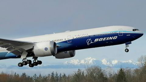 Boeing gjennomførte lørdag sin første test av langdistanseflyet 777X. Foto: Ted S. Warren / AP / NTB scanpix
