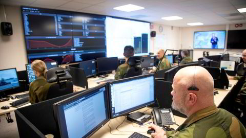 Cyberforsvarets operasjonssenter på Jørstadmoen. Poenget med effektivisering er ikke at dagens forsvar er ineffektivt, men at fremtidens forsvar skal være effektivt, skriver artikkelforfatterne.