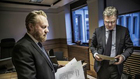 Hallvard Helle (til høyre), her med i statsadvokat Bård Thorsen i Sør-Trøndelag tingrett, forsvarer Prora-gründer Terje Eriksen som er tiltalt for grovt økonomisk utroskap, lånebedrageri og regnskapsmanipulasjon.