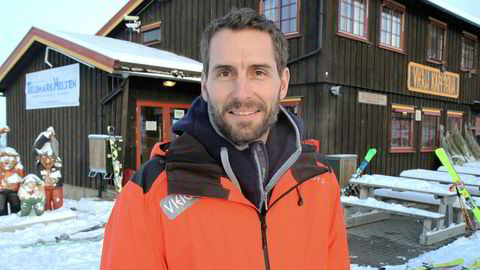 Eksadvokat Alexander Hesselberg ble hyret inn som daglig leder og styreleder i Vierli Eigedom as i august 2013. Av tiltalen fremgår det at han har forsynt seg av penger fra klientkonto i forbindelse med hyttetomtkjøp i regi av selskapet.