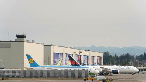 Flere Boeing 787 Dreamliner-fly parkert utenfor Boeings fabrikk i Everett i staten Washington. Ifølge Wall Street Journal skal Boeing flytte produksjonen av flyet til fabrikken i Sør-Carolina.