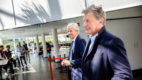 Bjørn Kjos (til venstre) og Bjørn H. Kise var til stede på Norwegians hovedkontor etter generalforsamlingen mandag.