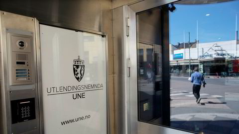 Utlendingsnemnda (UNE) fatter de fleste vedtak om proformaekteskap bak lukkede dører.