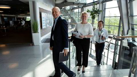 Konsernsjef Sigve Brekke (fra venstre) la torsdag frem et svakere resultat enn ventet for andre kvartal. Her sammen med finansdirektør Tone Hegland Bachke og administrerende direktør i Telenor Norge, Petter-Børre Furberg.