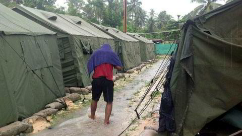 Australias asylsøker-leir på Papa Ny-Guinea skal stenges, men mange av beboerne ønsker ikke å forlate leiren i frykt for vold. Arkivfoto av leiren fra 2016.