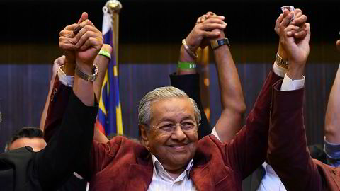 92-årige Mahathir Mohamad gjør et sensasjonelt comeback og vinner valget i Malaysia.