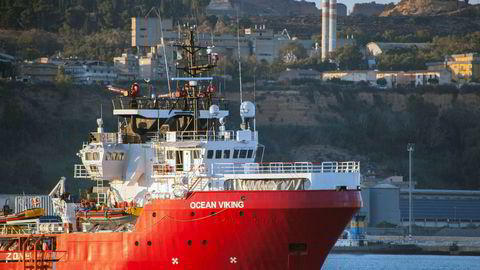Redningsskipet Ocean Viking, her ved havn i Porto Empedocle, sør i Italia.