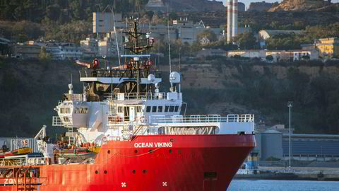 Redningsskipet Ocean Viking, her ved havn i Porto Empedocle, sør i Italia.