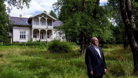 «Villa Fjellet» og den nesten seks mål store tomten sentralt i Oslo selges på tvangssalg. Eivind Godal-Hadeln er en av eierne som kjemper for å få endret den formelle reguleringen før salget er gjennomført.