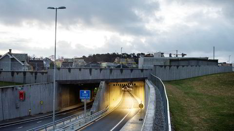 Hundvågtunnelen i Rogaland, her sett fra Hundvågkrossen/Rosenberg, ble langt dyrere å bygge for arbeidsfellesskapet Kruse Risa enn det de beregnet blant annet som følge av grunnforholdene.