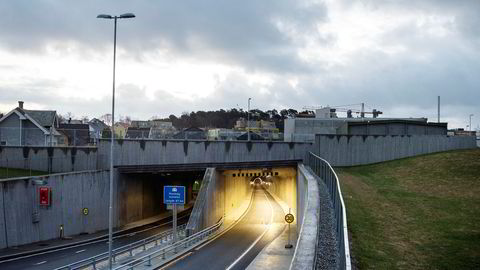 Hundvågtunnelen i Rogaland, her sett fra Hundvågkrossen/Rosenberg, ble langt dyrere å bygge for arbeidsfellesskapet Kruse Risa enn det de beregnet blant annet som følge av grunnforholdene.