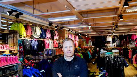 I skyggen av de store kjedene som XXL og Gresvig har Tor-Andre Skeie og Sport Outlet bygget opp en kjede med titalls butikker. Kjeden har blant annet spesialisert seg på billige varepartier som har vært tiltenkt andre kjeder.