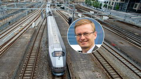 Leder for transportkomiteen på Stortinget, Helge Orten (H), mener det er feil om Jernbanedirektoratet går videre med planene om å bare ha ett togtilbud til Oslo lufthavn.