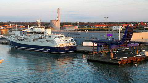 «Norwegian Gannet», her ved havn i Hirtshals hvor eierne har bygget en egen mottaksterminal for fisken.