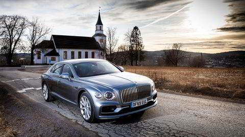 Noen dager bak rattet i Bentley Flying Spur føles nesten som en religiøs oppvåkning. Men det er en kostbar religion.