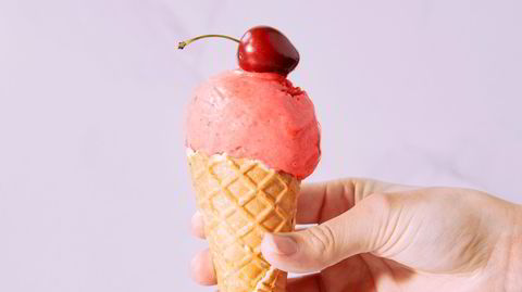 Lettfryst. Moreller fra frysedisken er et supert valg for å lage sorbet uten iskremmaskin.